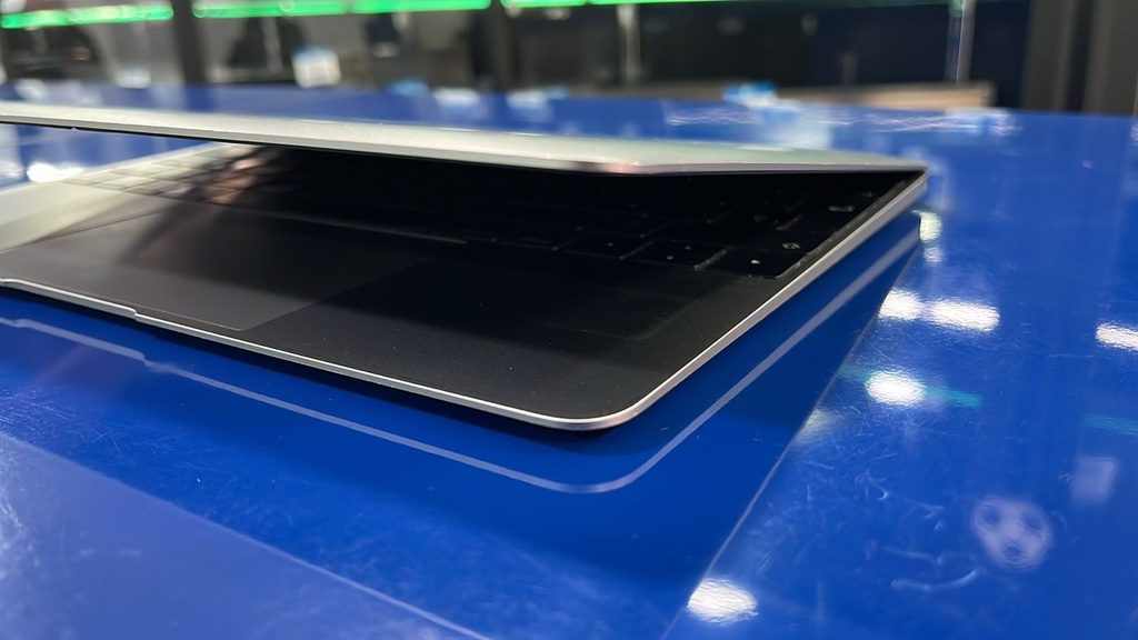 Apple MacBook 12" Retina A1534 Core i5  8GB RAM/SSD 500GB  macOS Ventura REACONDICIONADO
